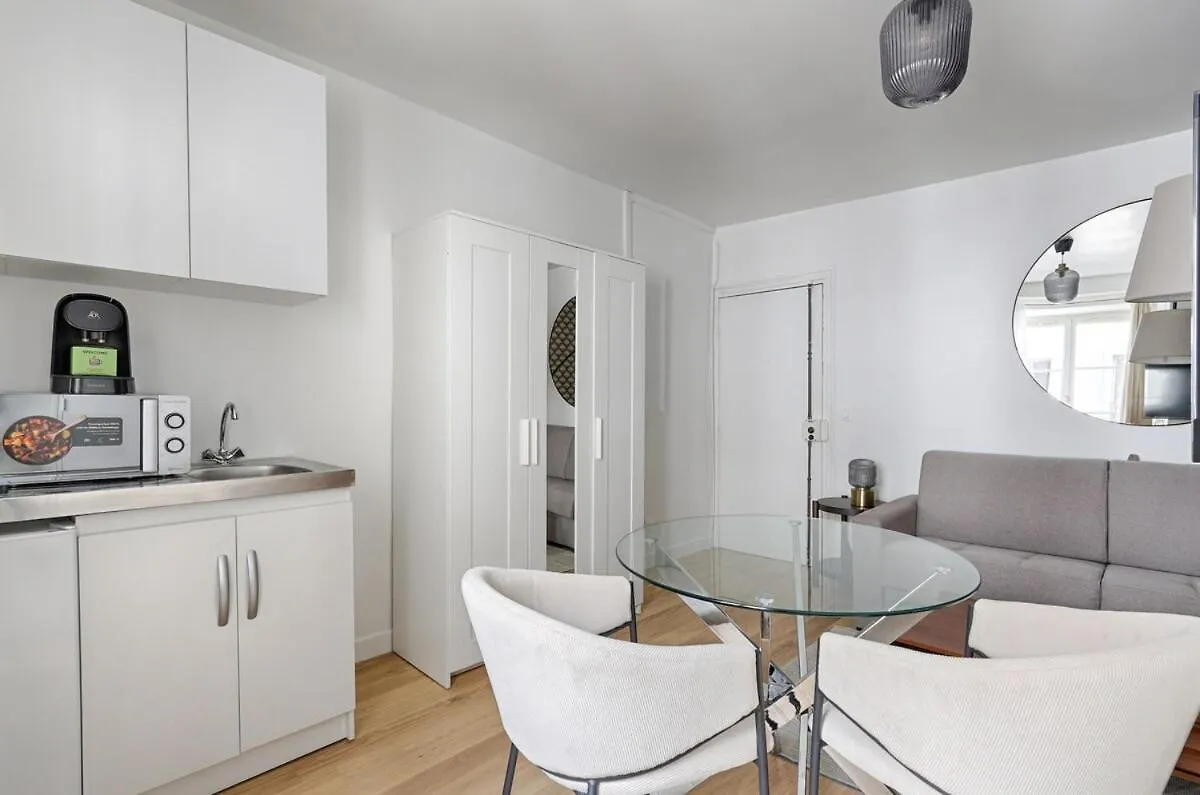 Cosy Studio Montmartre 2P Paris France